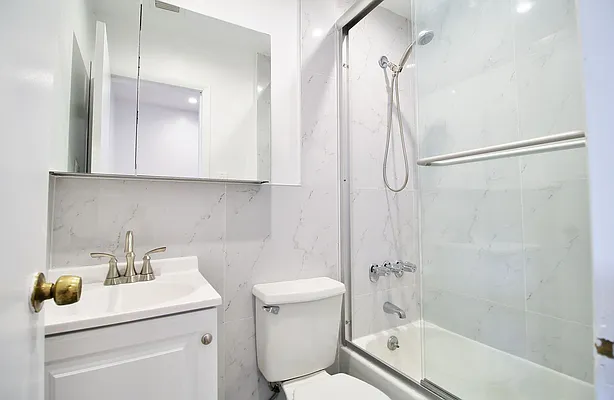 Rented by Julianna Realty Corp | media 7