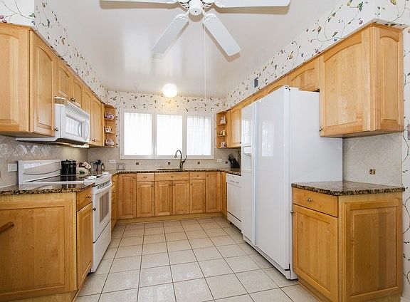 3rd image of 10021 Bronx Ave
