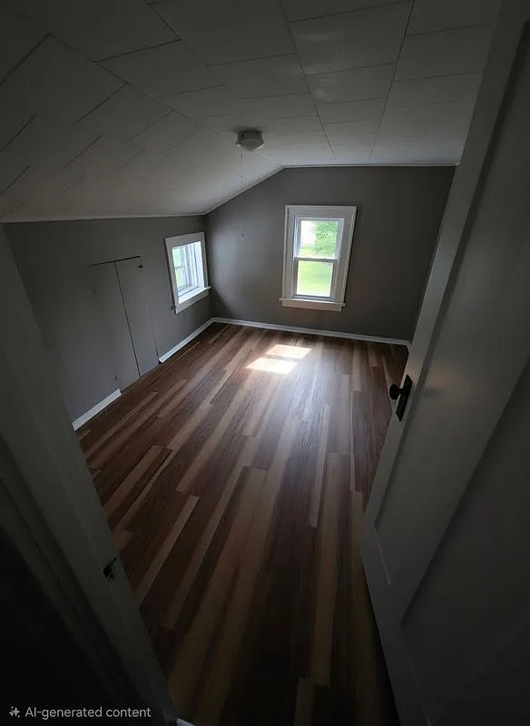 2 bed, 1.0 bath, 895 sqft, $1,300 — Photo 4