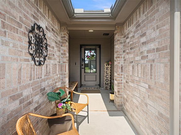 3rd image of 8821 Playmoor Dr