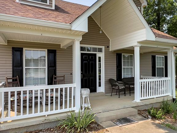 4th image of 105 Irvine Ct