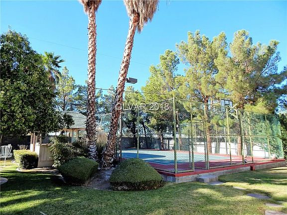 4th image of 304 Canyon Dr