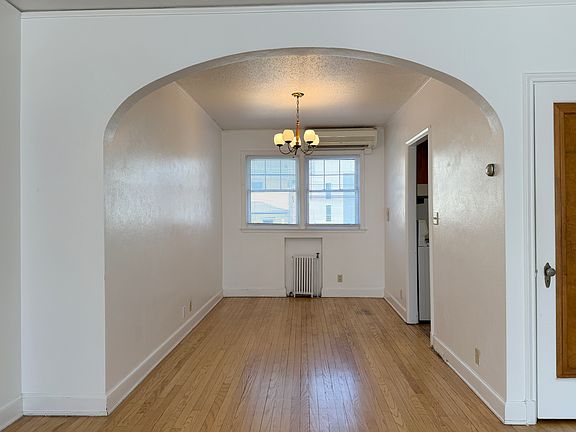 4th image of 17 Woolf Ave
