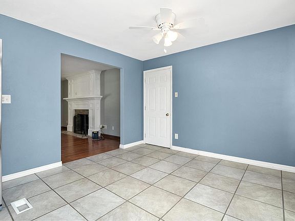 4th image of 3240 Sims Ave