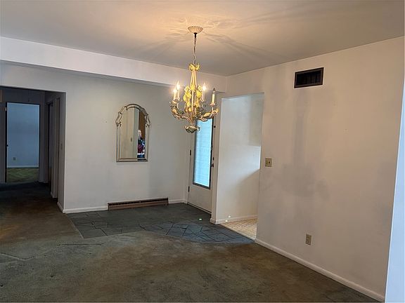 5th image of 233 Homewood Dr