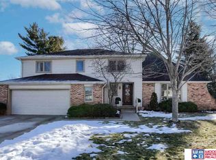 8125 Trendwood Dr, Lincoln, NE 68506