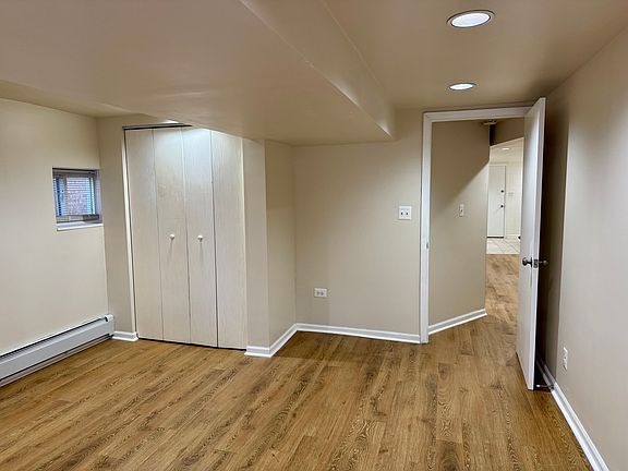 4th image of 5858 N Melvina Ave #G
