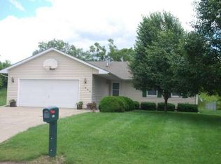 855 Dogwood Dr, Arcola, IL 61910