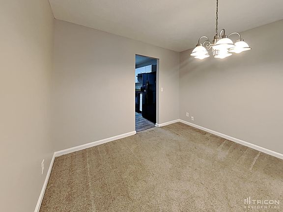 3rd image of 1030 Riverclift Dr