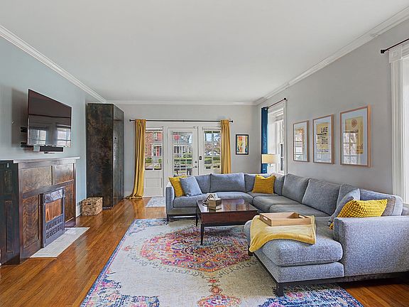 5th image of 733 Benton Ave