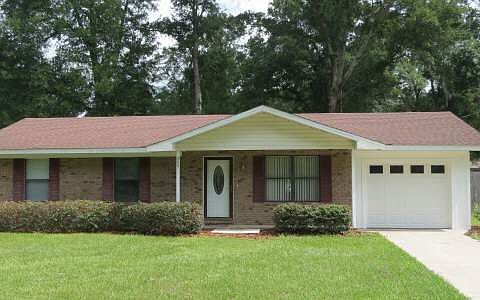 1st image of 305 SE Jeremy Pl
