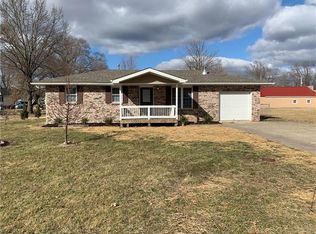 100 Flora St, Orrick, MO 64077