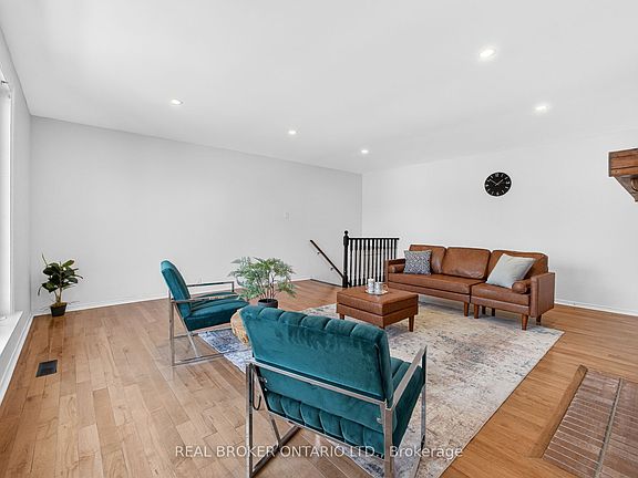 4th image of 4326 Waterford Cres