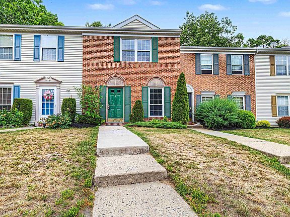 2nd image of 170 Rumson Dr #170