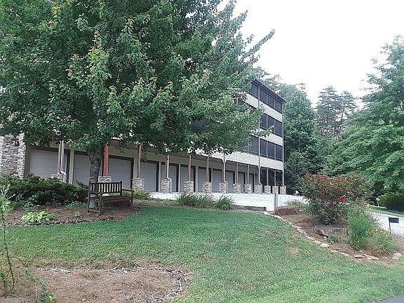 4th image of 80 Smoky Mountain Ln Unit 303