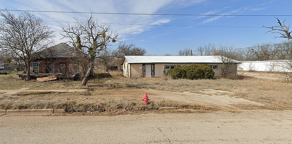 1st image of 804 S Concho St