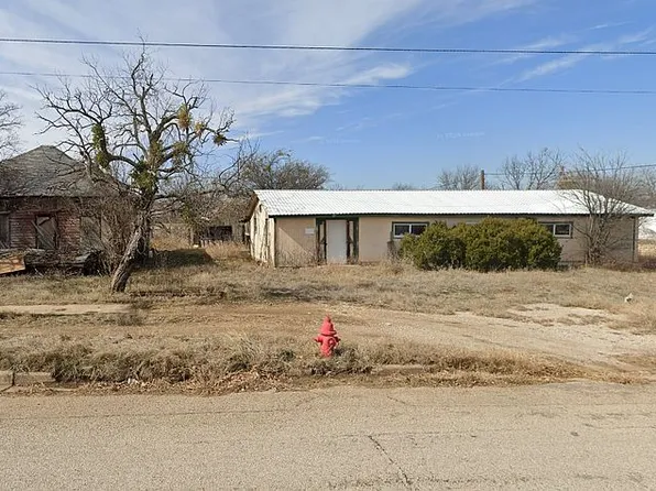 804 S Concho St, Coleman, TX 76834