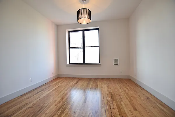 Rented by Metro Landmark Realty Inc. | media 11