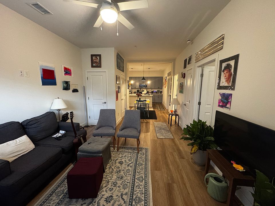1st image of 4028 Macarthur Ave #1