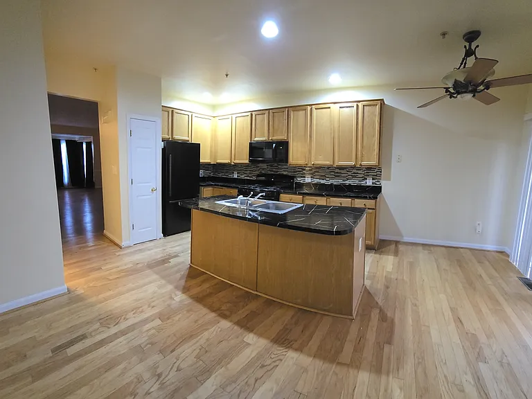 8229 Shooting Star Ln — Photo 3