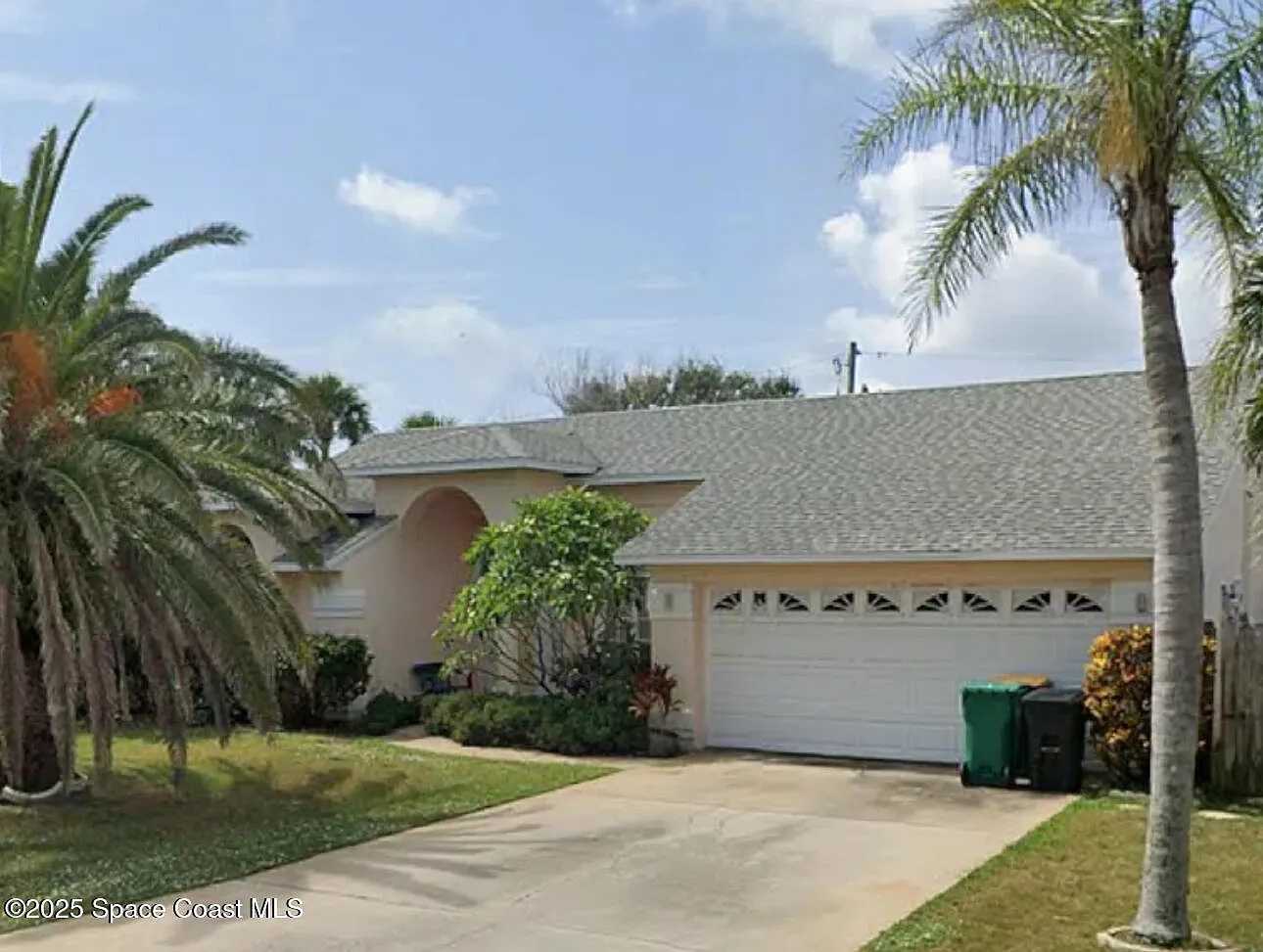 3 bed, 2.0 bath, 1570 sqft, $2,800 — Photo 1