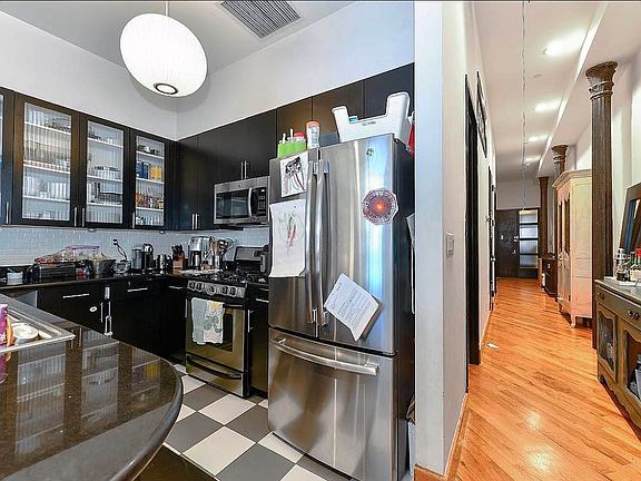 3rd image of 79 Reade St APT 4B