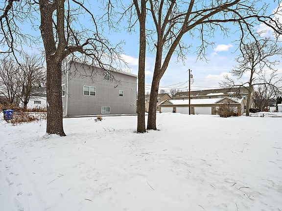 3rd image of 774 Forster St