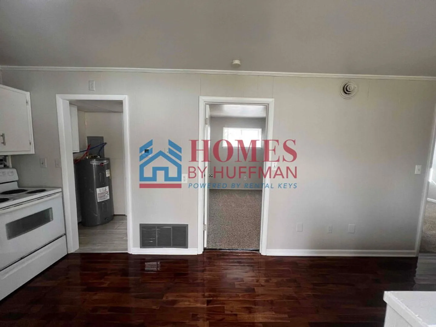 627 Frederick St — Photo 3