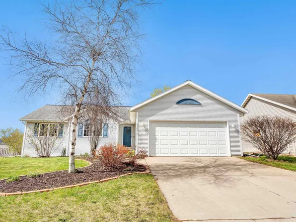 2586 Pecan St, Green Bay, WI 54311