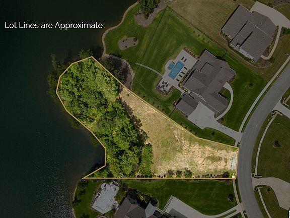 2nd image of 2365 Blackridge Dr #1080