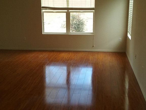 3rd image of 9719 Vivaldi Trl NW