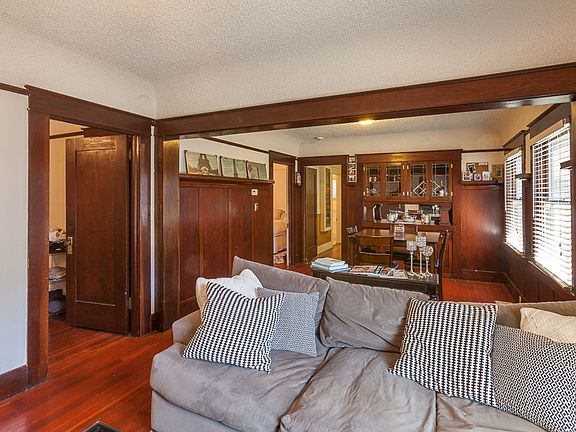 Living/dining from front dr