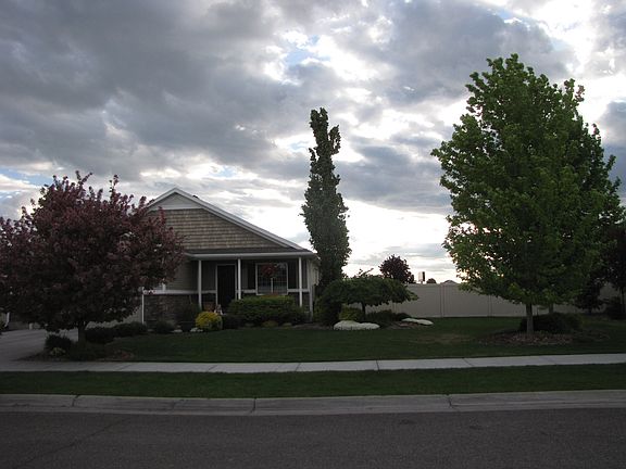 2nd image of 330 Oaktrail Dr