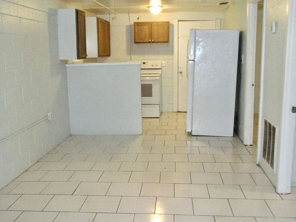 2nd image of 1016 S Clara Ave
