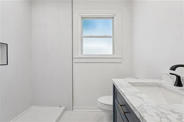 2213 James St — Photo 11