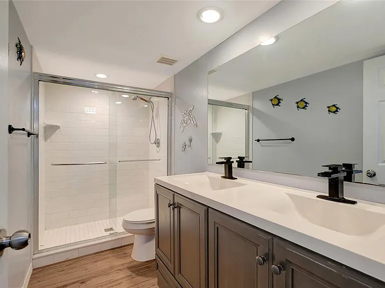 1581 Gulf Blvd #302N — Photo 19