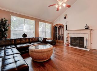 11 Hollow Glen Pl, Conroe, TX 77385