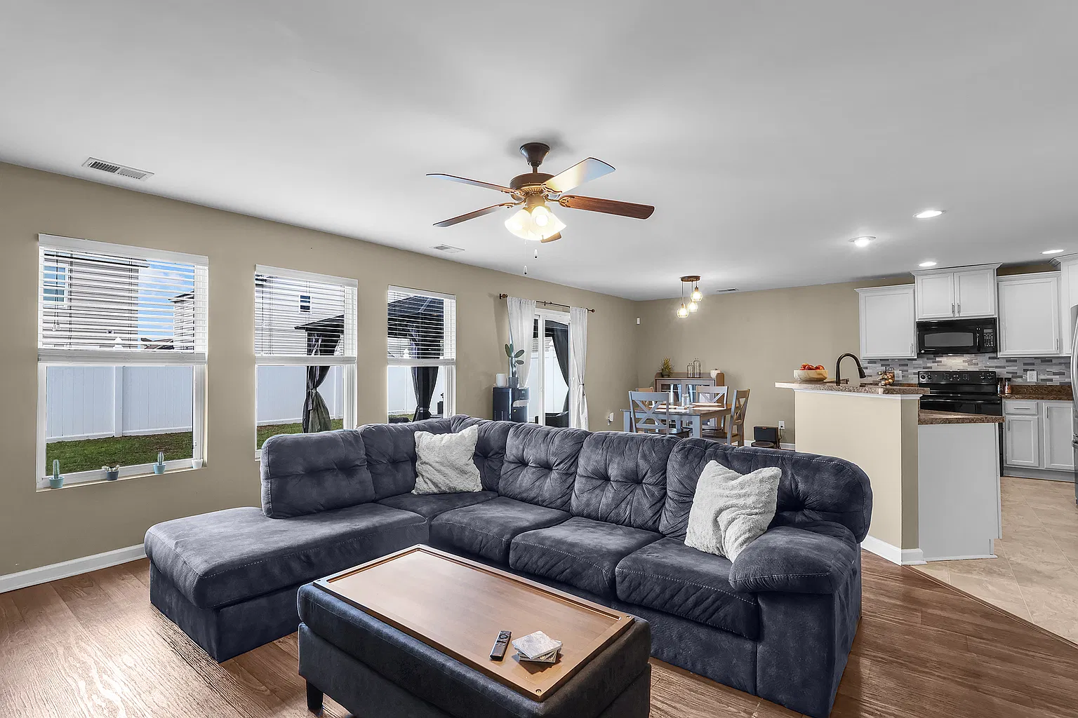 304 Connor Ct — photo 4