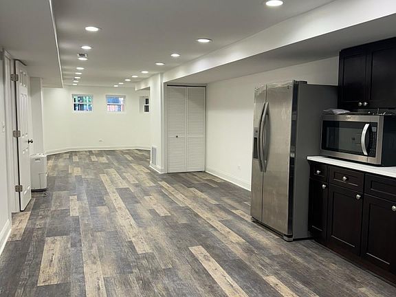3rd image of 2831 W Washington Blvd #0