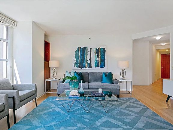 3rd image of 1800 Washington St APT 916