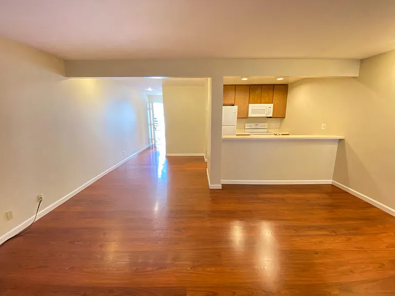 1537 Four Oaks Cir — Photo 13