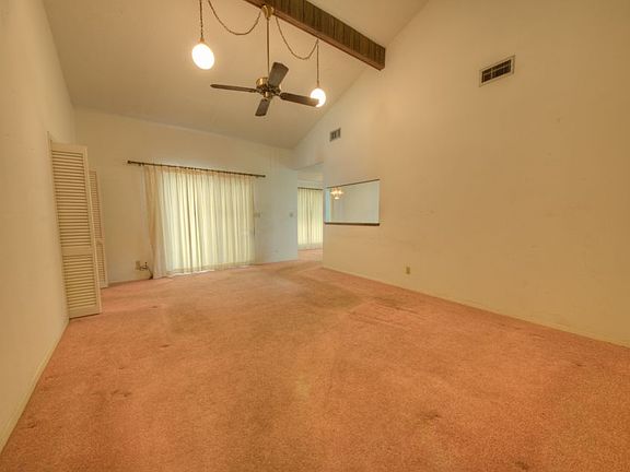 4th image of 601 Continental Dr APT 2