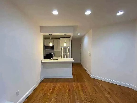 3rd image of 28 W 132nd St APT 3A