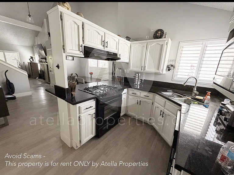 2234 N Edison St — Photo 6