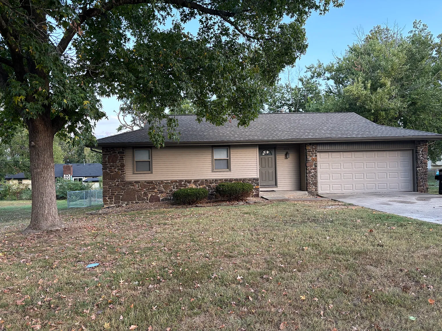 3 bed, 1136 sqft, $1,300 — Photo 1