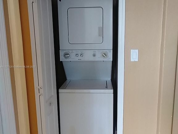 5th image of 1536 SE 25th St Unit 205