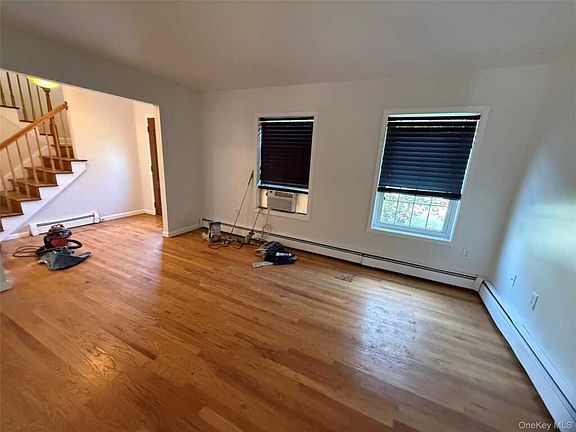 4th image of 24 Wood St