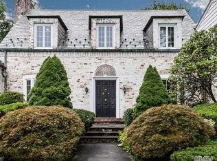 156 Huntington Bay Rd, Huntington, NY 11743