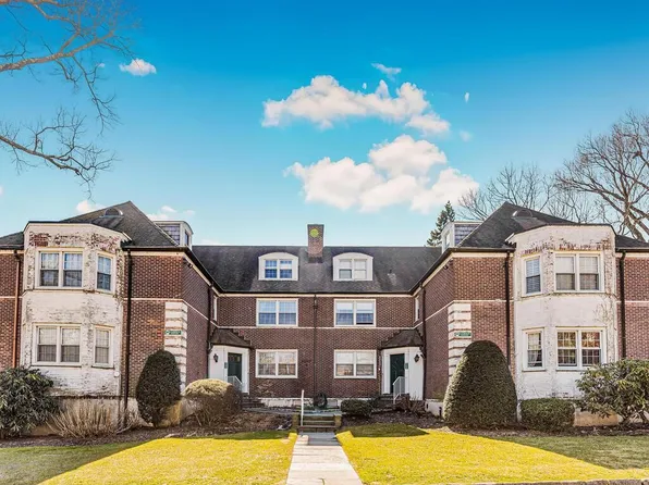13 Campus Place #1C, Scarsdale, NY 10583