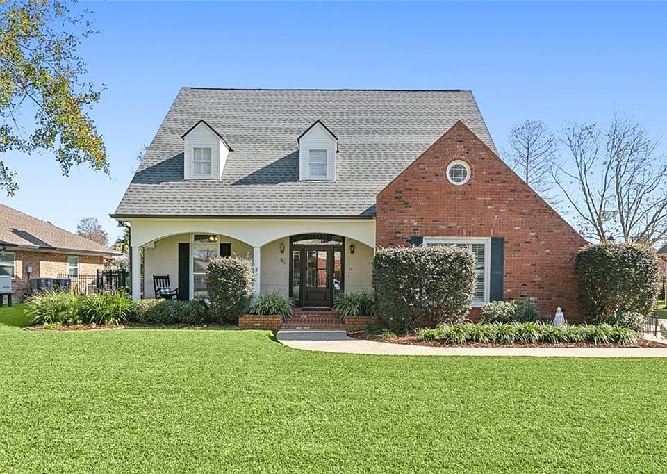 1st image of 46 Bocage Dr
